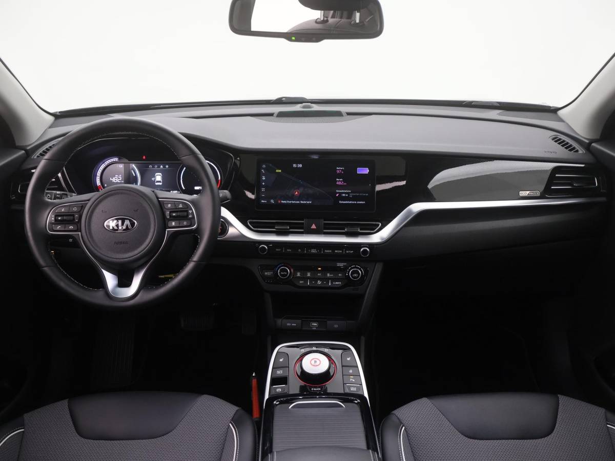 Kia e-Niro Kia e-Niro DynamicPlusLine 64 kWh TREKH|SCHUIFDAK|SOH96.1|STOELVERW|ACC|CAMERA|LED|ORG.NL