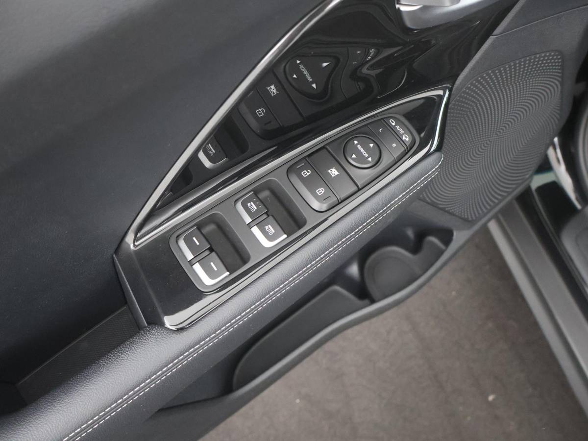 Kia e-Niro Kia e-Niro DynamicPlusLine 64 kWh TREKH|SCHUIFDAK|SOH96.1|STOELVERW|ACC|CAMERA|LED|ORG.NL