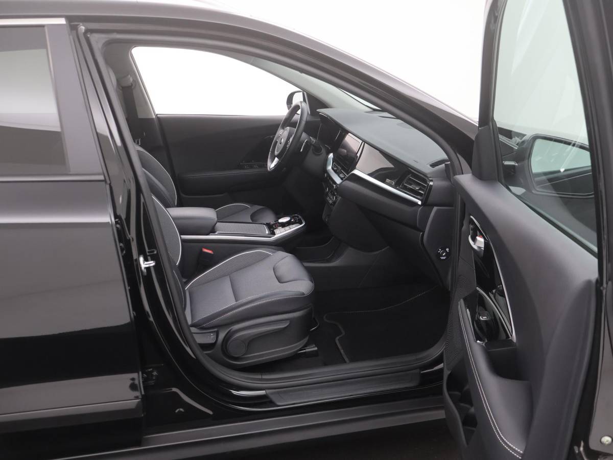 Kia e-Niro Kia e-Niro DynamicPlusLine 64 kWh TREKH|SCHUIFDAK|SOH96.1|STOELVERW|ACC|CAMERA|LED|ORG.NL