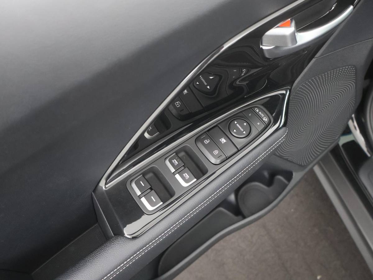 Kia e-Niro Kia e-Niro DynamicPlusLine 64 kWh TREKH|SCHUIFDAK|SOH96.1|STOELVERW|ACC|CAMERA|LED|ORG.NL