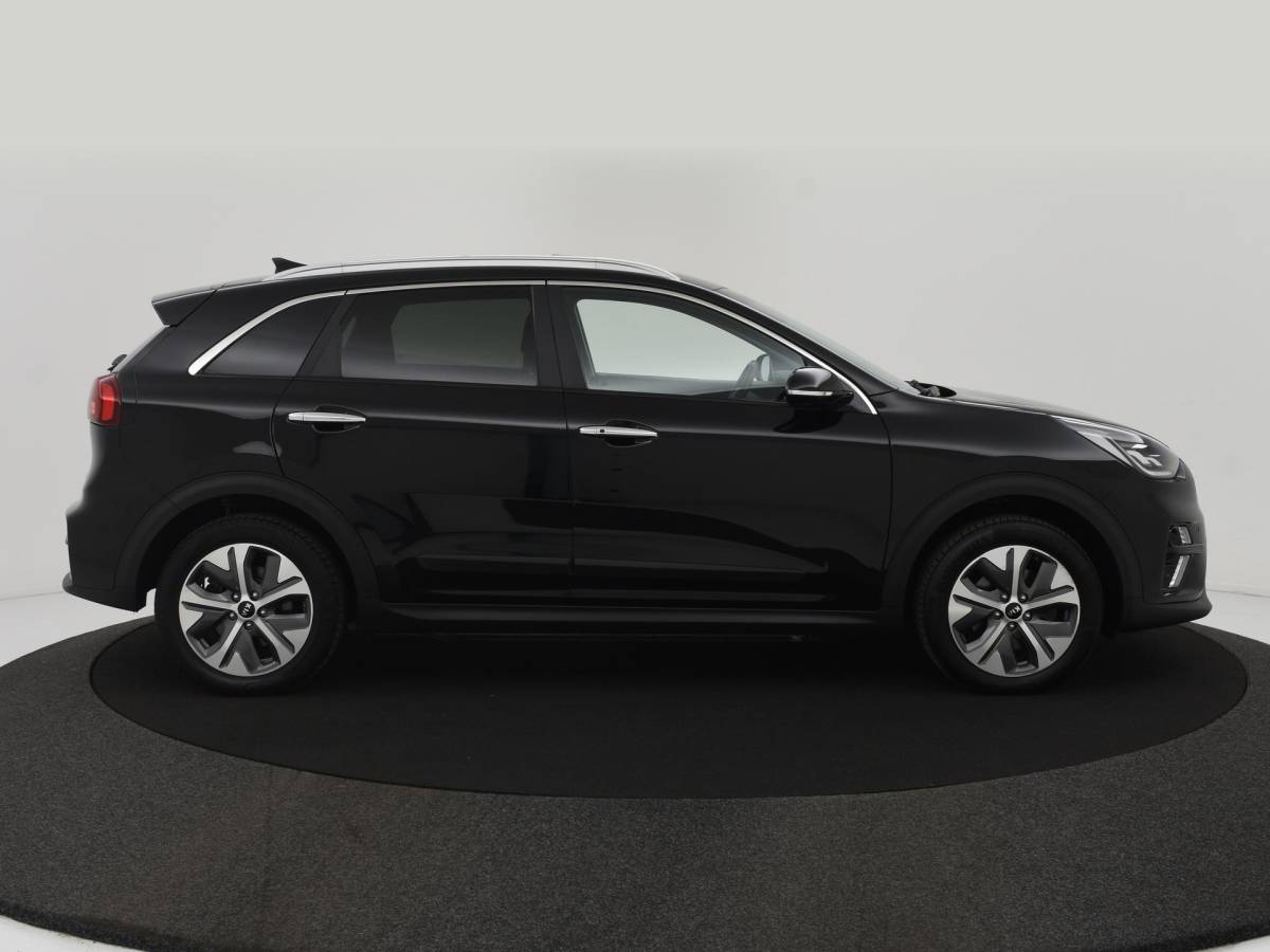 Kia e-Niro Kia e-Niro DynamicPlusLine 64 kWh TREKH|SCHUIFDAK|SOH96.1|STOELVERW|ACC|CAMERA|LED|ORG.NL