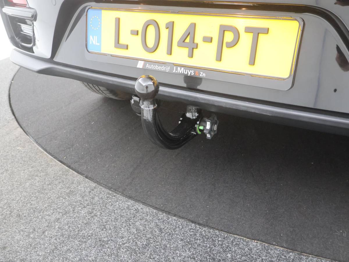 Kia e-Niro Kia e-Niro DynamicPlusLine 64 kWh TREKH|SCHUIFDAK|SOH96.1|STOELVERW|ACC|CAMERA|LED|ORG.NL