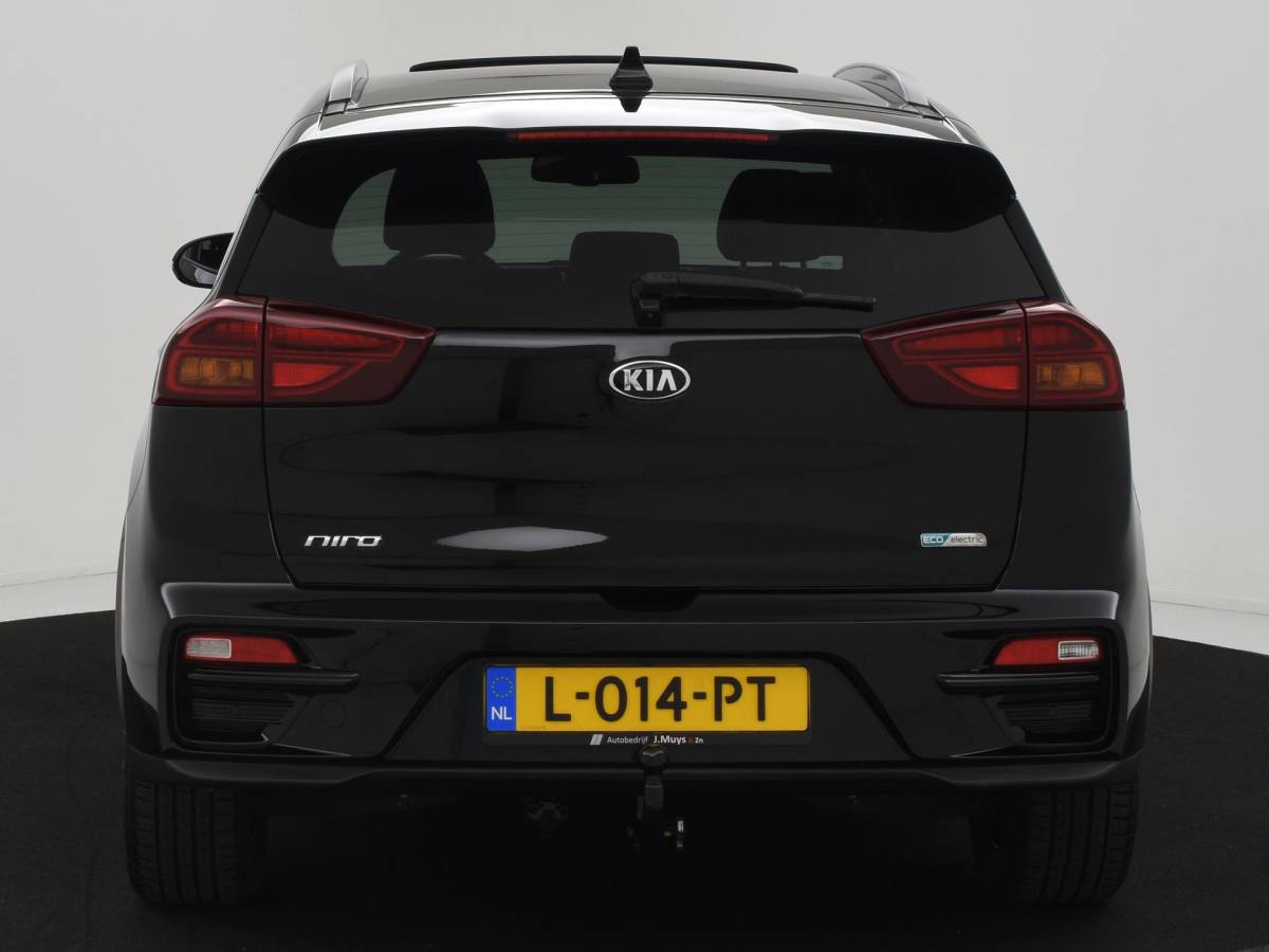 Kia e-Niro Kia e-Niro DynamicPlusLine 64 kWh TREKH|SCHUIFDAK|SOH96.1|STOELVERW|ACC|CAMERA|LED|ORG.NL