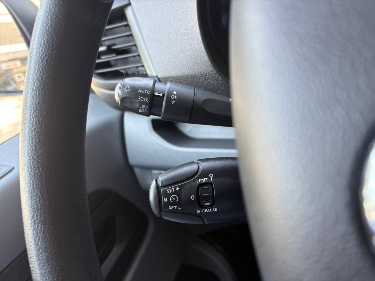 Opel Vivaro Opel Vivaro 2.0 CDTI L2H1 Edition|144PK|airco|cruise|apple carplay|trekhaak|parkeersensoren achter|EURO6|DAB+|elektrisch pakket
