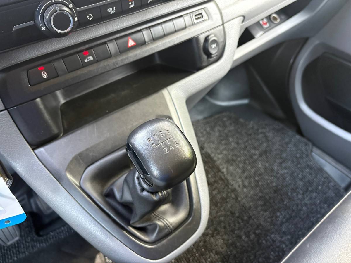 Opel Vivaro Opel Vivaro 2.0 CDTI L2H1 Edition|144PK|airco|cruise|apple carplay|trekhaak|parkeersensoren achter|EURO6|DAB+|elektrisch pakket