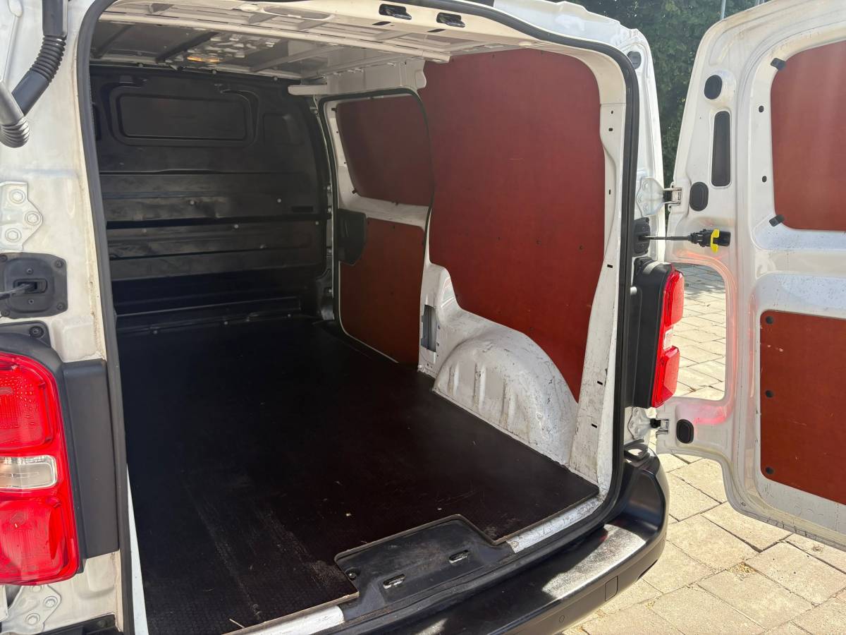 Opel Vivaro Opel Vivaro 2.0 CDTI L2H1 Edition|144PK|airco|cruise|apple carplay|trekhaak|parkeersensoren achter|EURO6|DAB+|elektrisch pakket