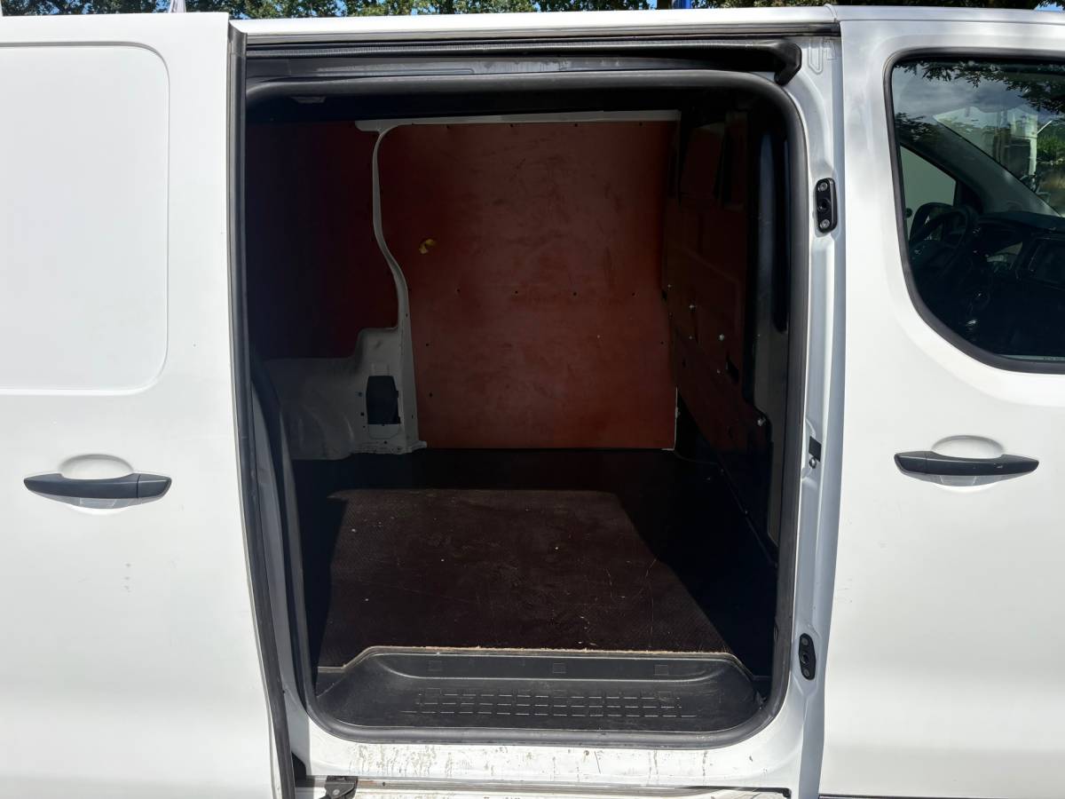 Opel Vivaro Opel Vivaro 2.0 CDTI L2H1 Edition|144PK|airco|cruise|apple carplay|trekhaak|parkeersensoren achter|EURO6|DAB+|elektrisch pakket