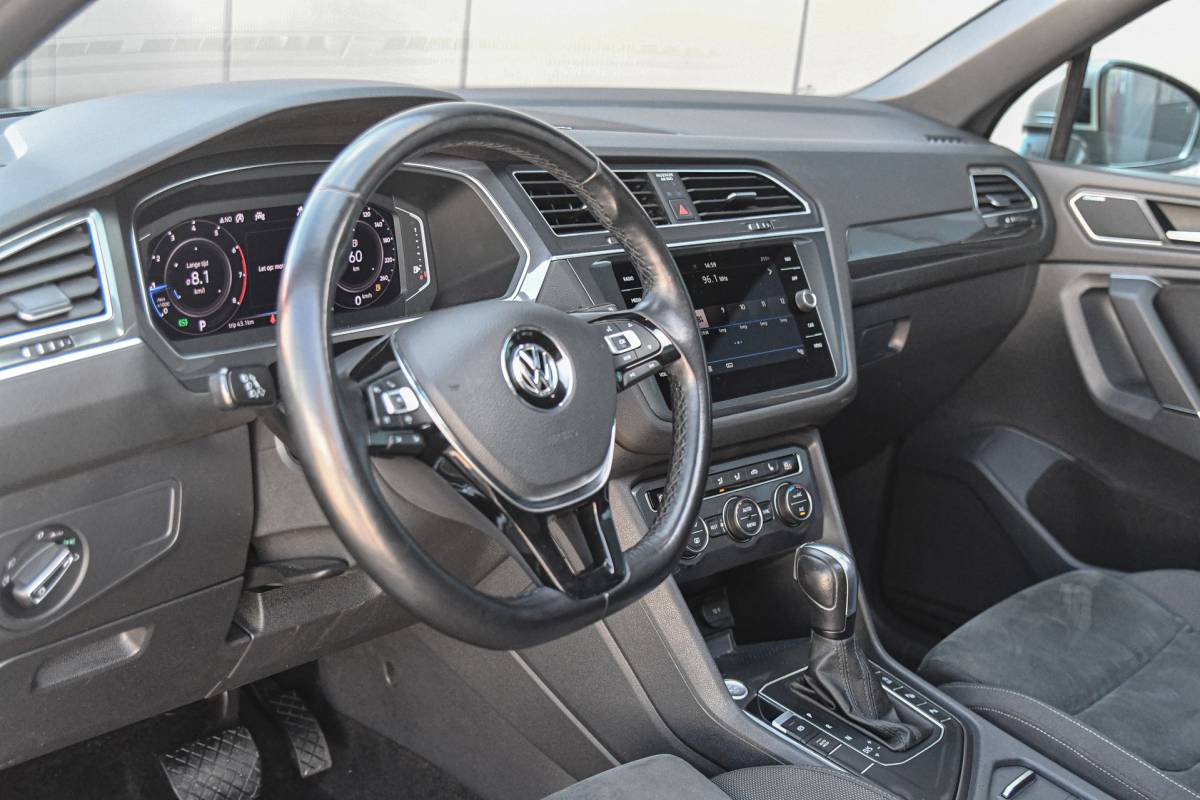 Volkswagen Tiguan Allspace Volkswagen Tiguan Allspace 1.5 TSI R-Line, 7 persoons, Pano, Massage, Dynaudio, ACC, Camera, Dodehoek, Virtual, Trekhaak!