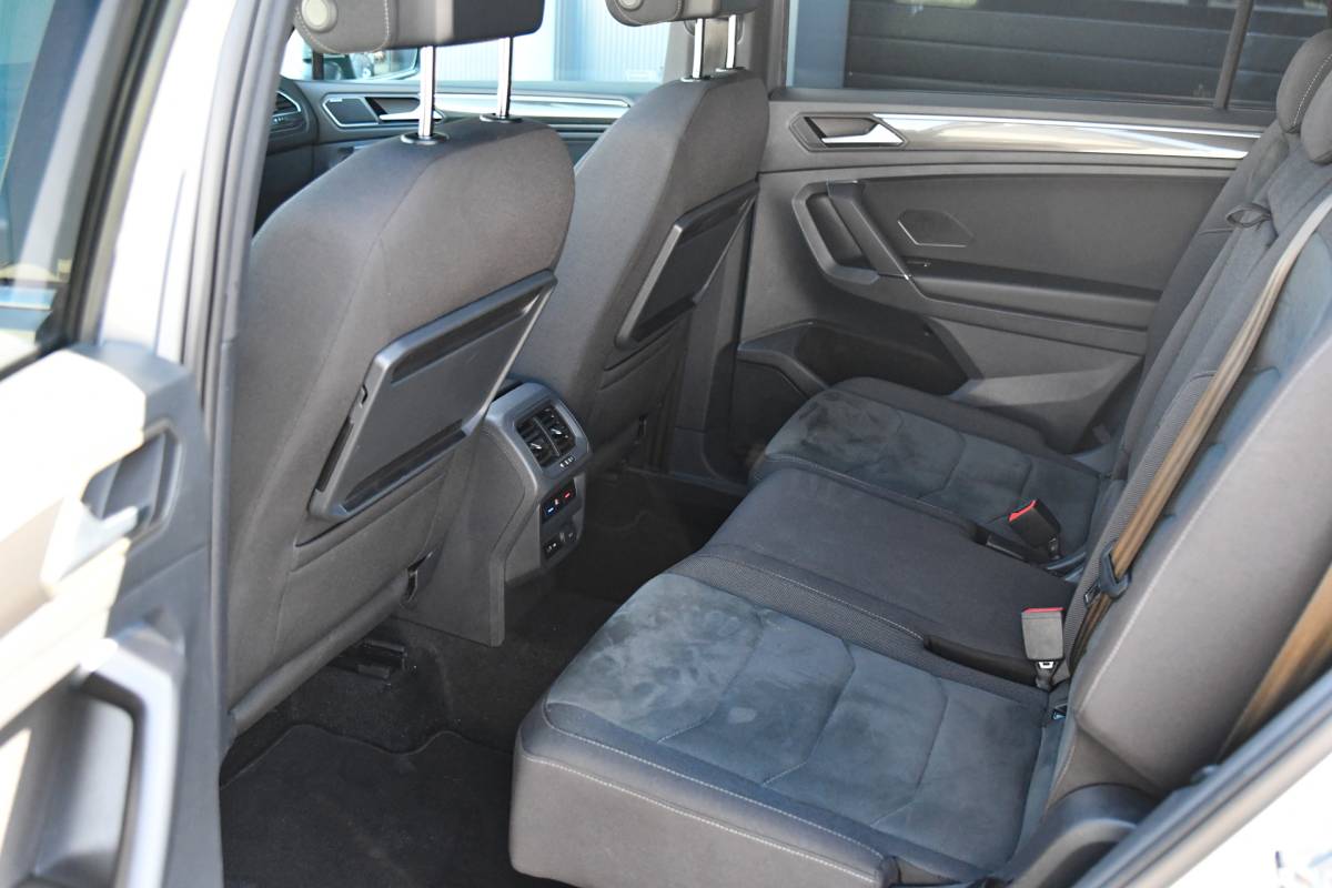 Volkswagen Tiguan Allspace Volkswagen Tiguan Allspace 1.5 TSI R-Line, 7 persoons, Pano, Massage, Dynaudio, ACC, Camera, Dodehoek, Virtual, Trekhaak!