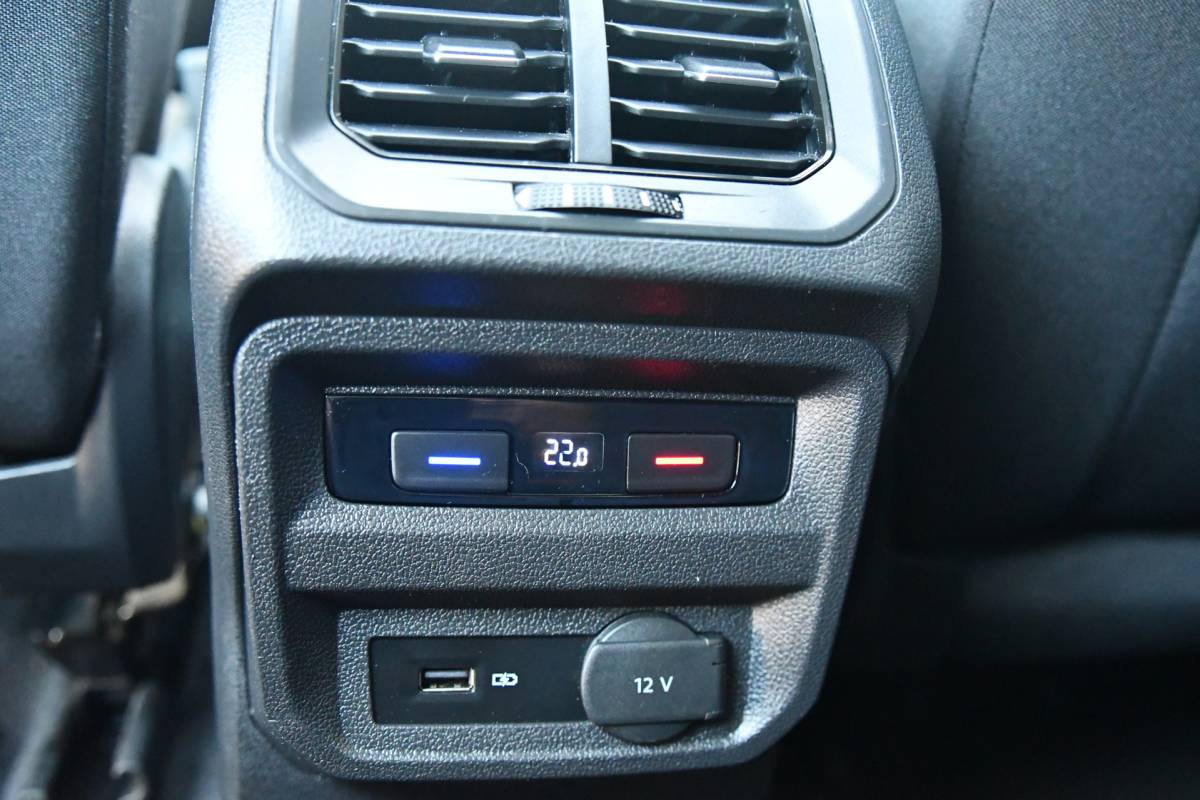 Volkswagen Tiguan Allspace Volkswagen Tiguan Allspace 1.5 TSI R-Line, 7 persoons, Pano, Massage, Dynaudio, ACC, Camera, Dodehoek, Virtual, Trekhaak!
