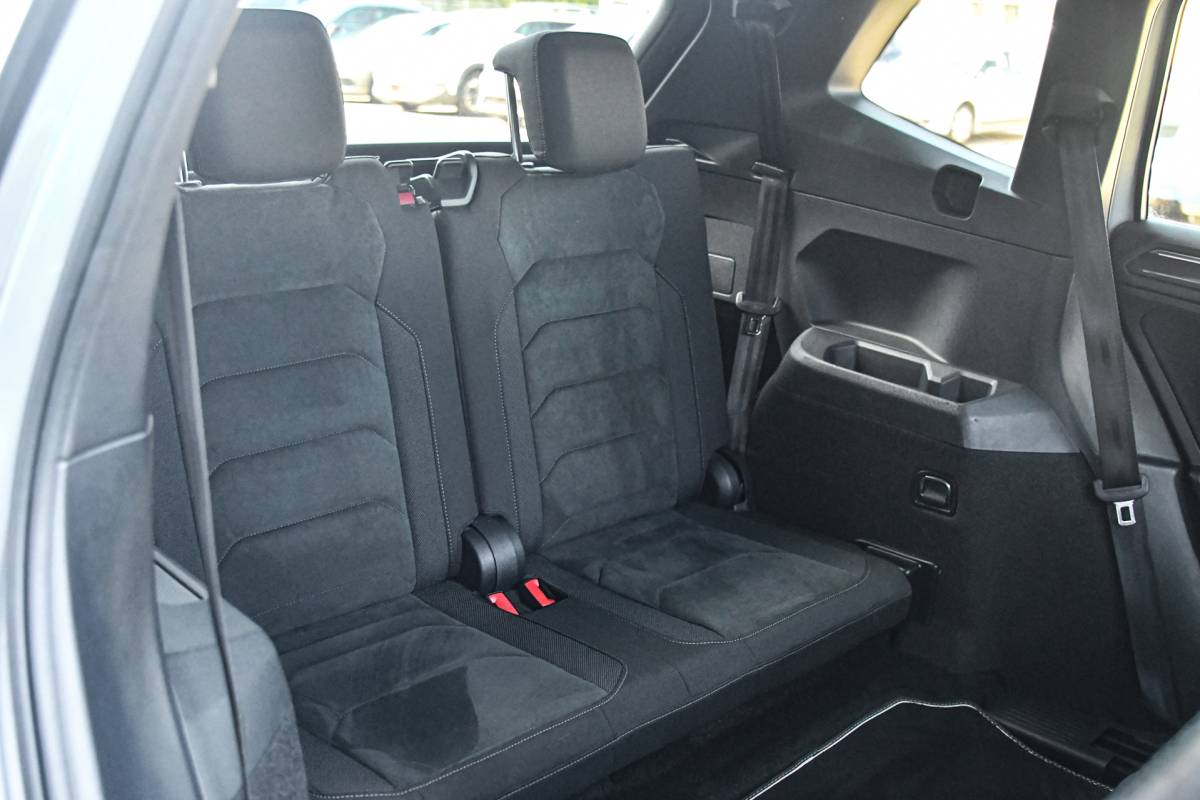 Volkswagen Tiguan Allspace Volkswagen Tiguan Allspace 1.5 TSI R-Line, 7 persoons, Pano, Massage, Dynaudio, ACC, Camera, Dodehoek, Virtual, Trekhaak!