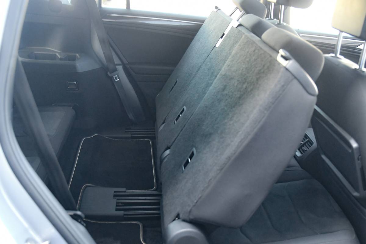 Volkswagen Tiguan Allspace Volkswagen Tiguan Allspace 1.5 TSI R-Line, 7 persoons, Pano, Massage, Dynaudio, ACC, Camera, Dodehoek, Virtual, Trekhaak!