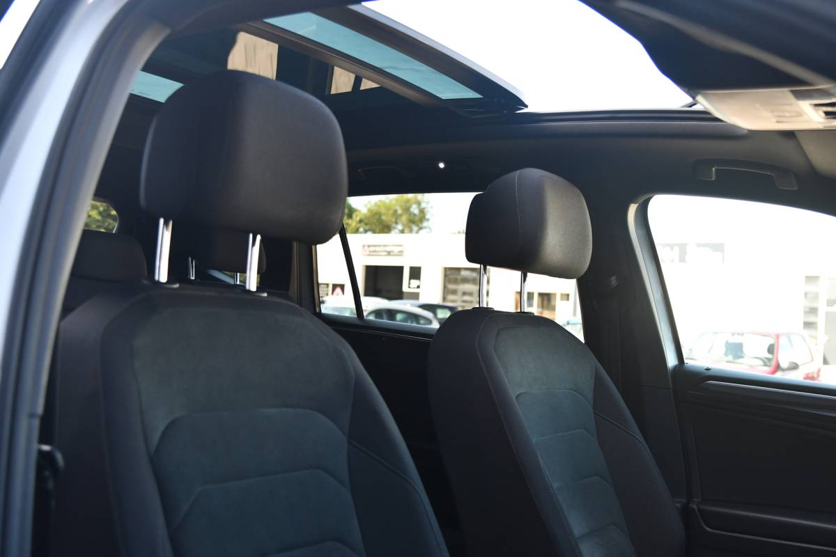 Volkswagen Tiguan Allspace Volkswagen Tiguan Allspace 1.5 TSI R-Line, 7 persoons, Pano, Massage, Dynaudio, ACC, Camera, Dodehoek, Virtual, Trekhaak!