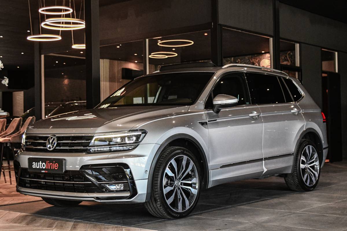 Volkswagen Tiguan Allspace Volkswagen Tiguan Allspace 1.5 TSI R-Line, 7 persoons, Pano, Massage, Dynaudio, ACC, Camera, Dodehoek, Virtual, Trekhaak!