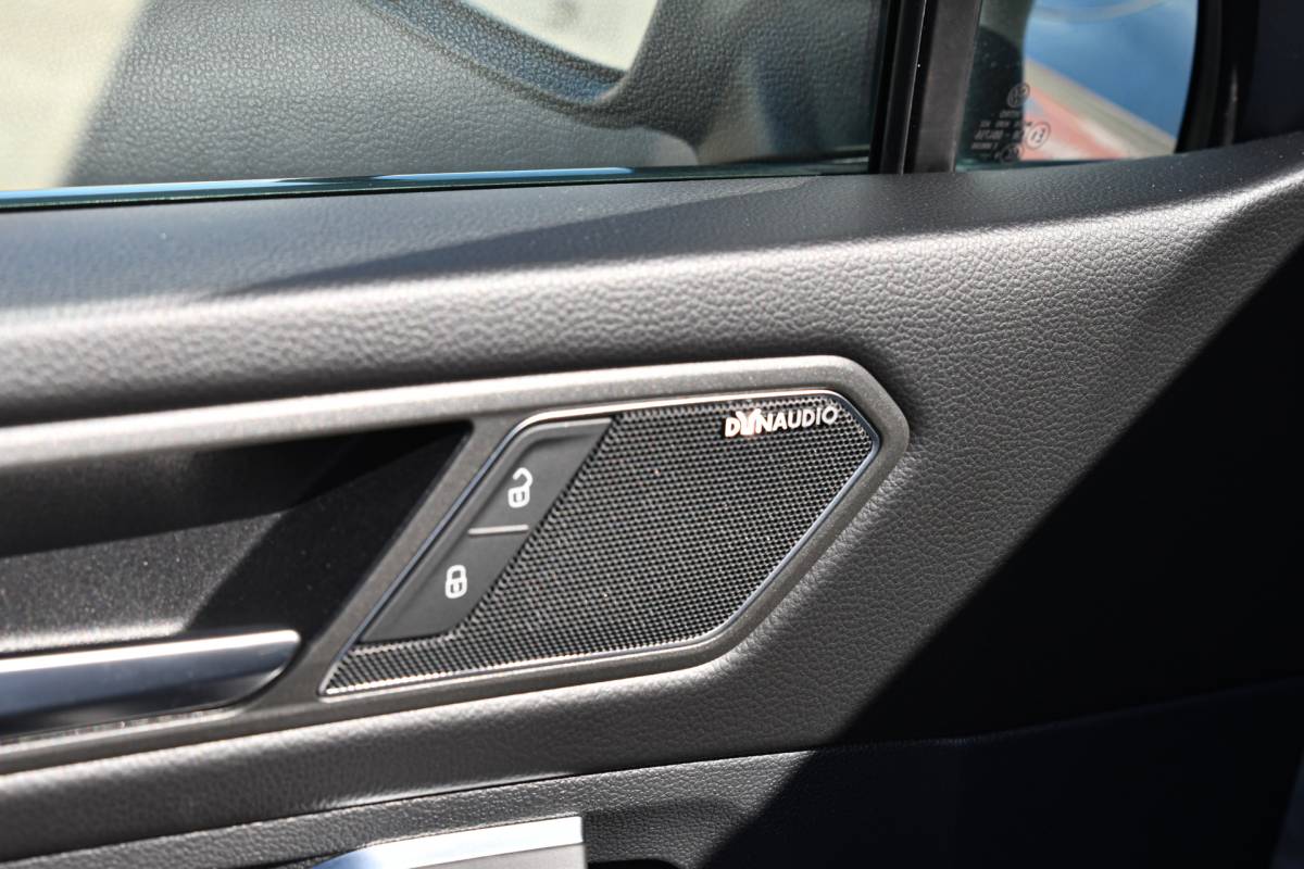 Volkswagen Tiguan Allspace Volkswagen Tiguan Allspace 1.5 TSI R-Line, 7 persoons, Pano, Massage, Dynaudio, ACC, Camera, Dodehoek, Virtual, Trekhaak!