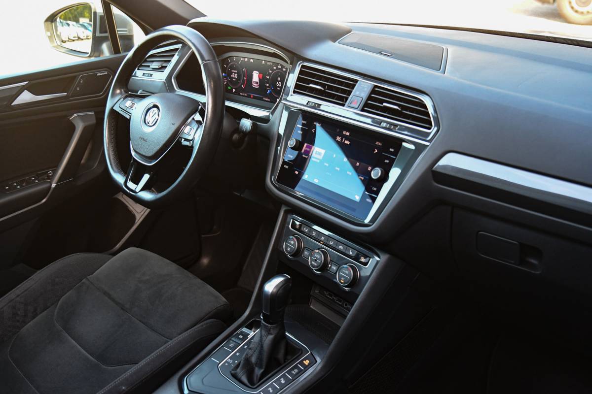Volkswagen Tiguan Allspace Volkswagen Tiguan Allspace 1.5 TSI R-Line, 7 persoons, Pano, Massage, Dynaudio, ACC, Camera, Dodehoek, Virtual, Trekhaak!