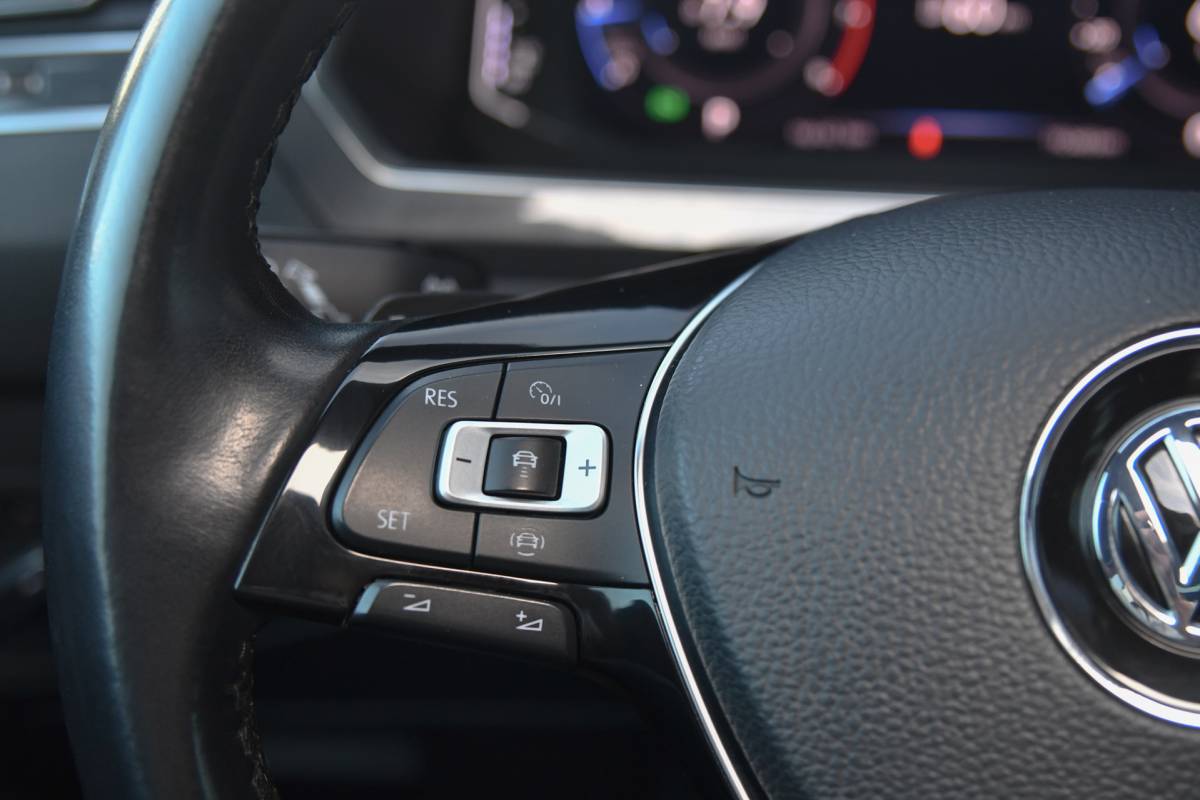 Volkswagen Tiguan Allspace Volkswagen Tiguan Allspace 1.5 TSI R-Line, 7 persoons, Pano, Massage, Dynaudio, ACC, Camera, Dodehoek, Virtual, Trekhaak!