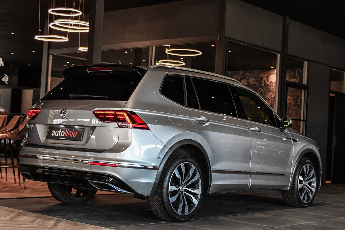 Volkswagen Tiguan Allspace Volkswagen Tiguan Allspace 1.5 TSI R-Line, 7 persoons, Pano, Massage, Dynaudio, ACC, Camera, Dodehoek, Virtual, Trekhaak!