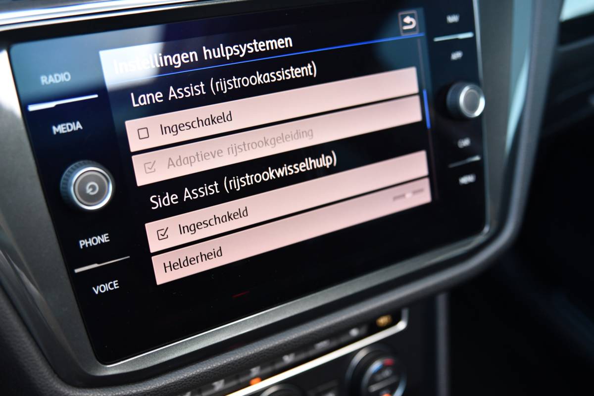 Volkswagen Tiguan Allspace Volkswagen Tiguan Allspace 1.5 TSI R-Line, 7 persoons, Pano, Massage, Dynaudio, ACC, Camera, Dodehoek, Virtual, Trekhaak!