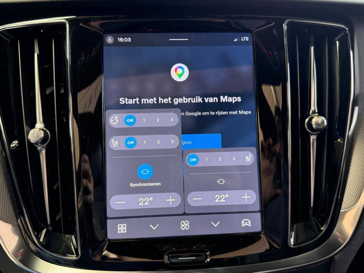 Volvo V60 Volvo V60 2.0 T6 Plug-in hybrid AWD Ultra Dark, Pano, HUD, Leer, Elektrische stoelen, stoel/Stuurverwarming, Harman kardon,