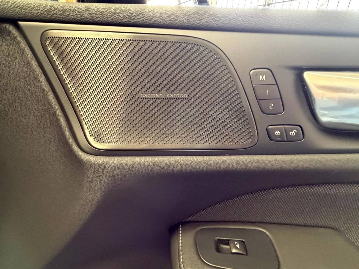 Volvo V60 Volvo V60 2.0 T6 Plug-in hybrid AWD Ultra Dark, Pano, HUD, Leer, Elektrische stoelen, stoel/Stuurverwarming, Harman kardon,