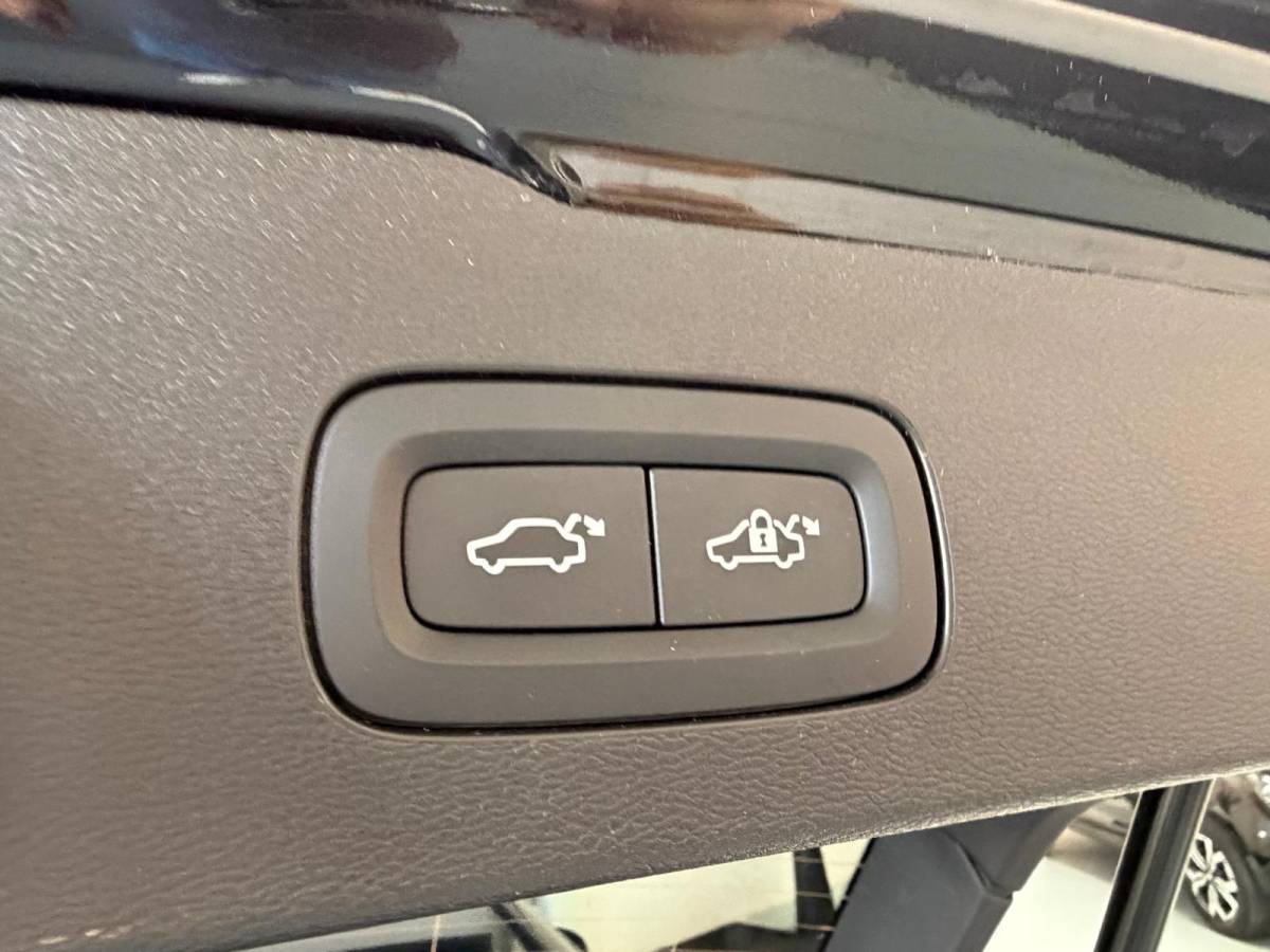 Volvo V60 Volvo V60 2.0 T6 Plug-in hybrid AWD Ultra Dark, Pano, HUD, Leer, Elektrische stoelen, stoel/Stuurverwarming, Harman kardon,