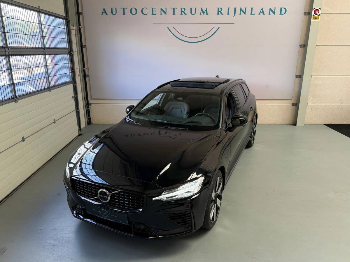 Volvo V60 Volvo V60 2.0 T6 Plug-in hybrid AWD Ultra Dark, Pano, HUD, Leer, Elektrische stoelen, stoel/Stuurverwarming, Harman kardon,