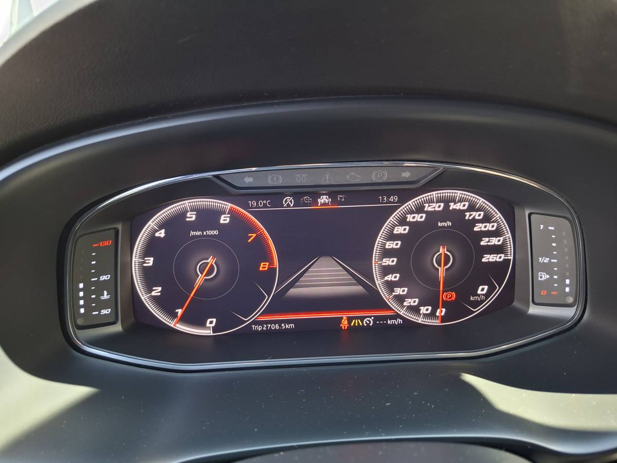 SEAT Leon SEAT Leon ST 1.5 TSI FR 150pk Carplay Camera Stoelverw. Business Intense