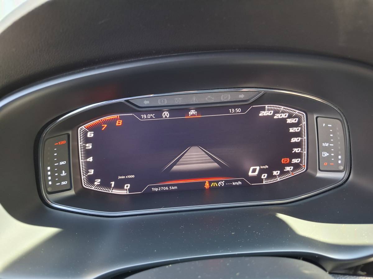 SEAT Leon SEAT Leon ST 1.5 TSI FR 150pk Carplay Camera Stoelverw. Business Intense