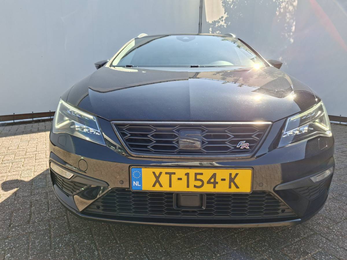 SEAT Leon SEAT Leon ST 1.5 TSI FR 150pk Carplay Camera Stoelverw. Business Intense