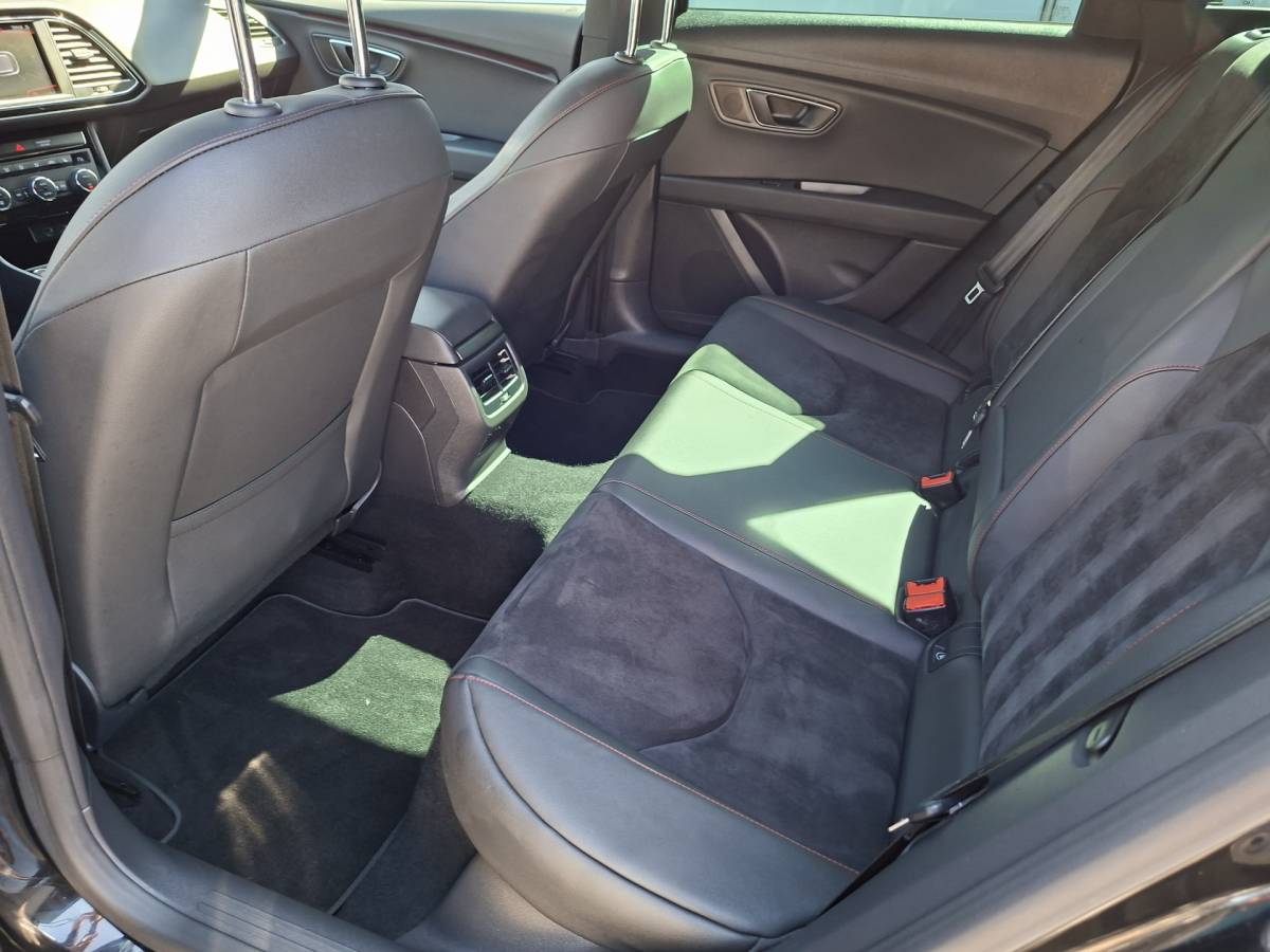 SEAT Leon SEAT Leon ST 1.5 TSI FR 150pk Carplay Camera Stoelverw. Business Intense