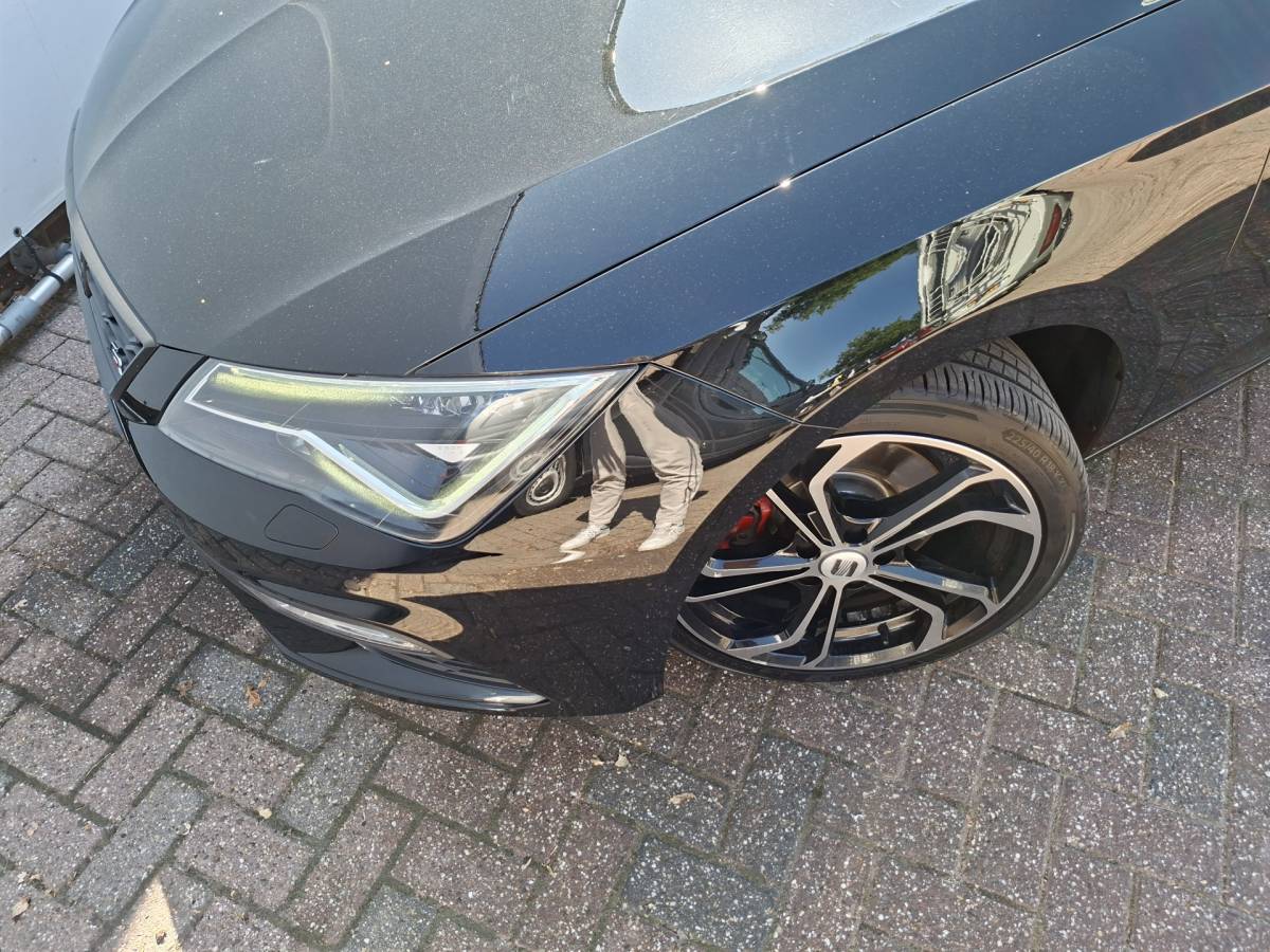 SEAT Leon SEAT Leon ST 1.5 TSI FR 150pk Carplay Camera Stoelverw. Business Intense