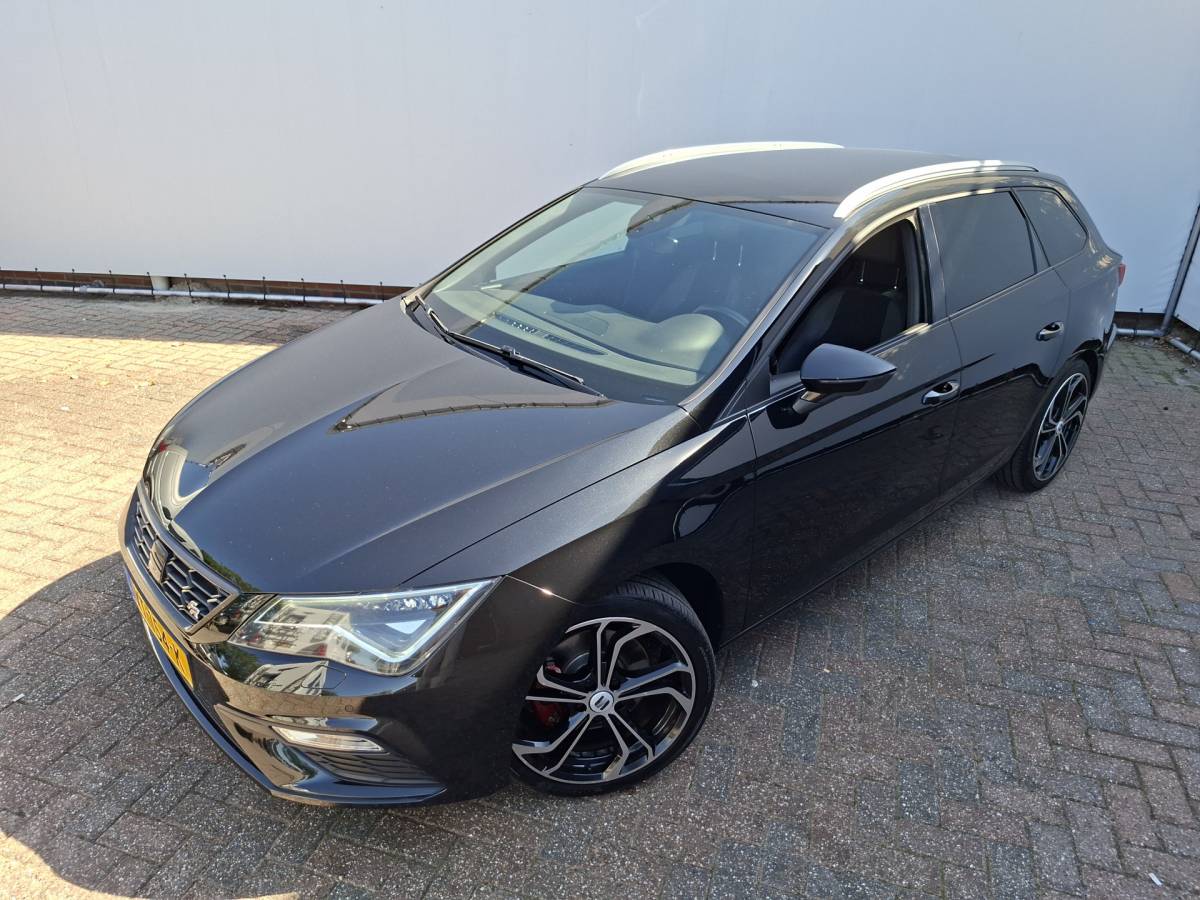 SEAT Leon SEAT Leon ST 1.5 TSI FR 150pk Carplay Camera Stoelverw. Business Intense