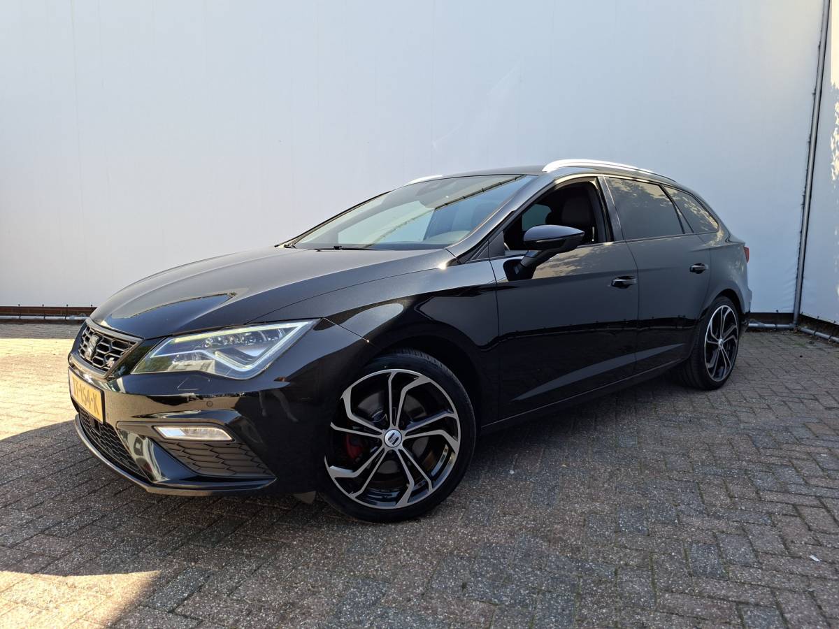 SEAT Leon SEAT Leon ST 1.5 TSI FR 150pk Carplay Camera Stoelverw. Business Intense