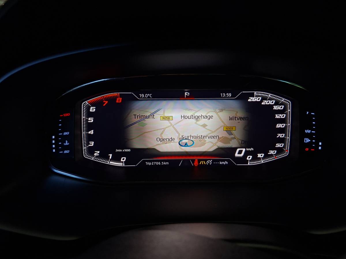SEAT Leon SEAT Leon ST 1.5 TSI FR 150pk Carplay Camera Stoelverw. Business Intense