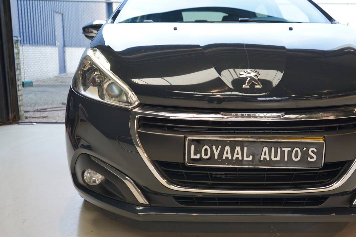 Peugeot 208 Peugeot 208 1.2 PureTech Allure | PDC | CRUISE | AIRCO | APK
