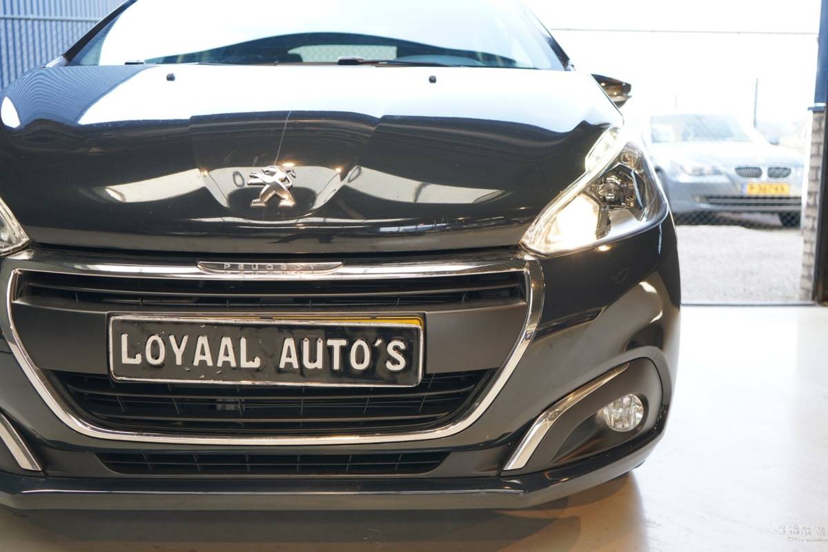 Peugeot 208 Peugeot 208 1.2 PureTech Allure | PDC | CRUISE | AIRCO | APK
