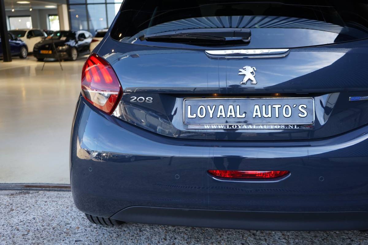 Peugeot 208 Peugeot 208 1.2 PureTech Allure | PDC | CRUISE | AIRCO | APK