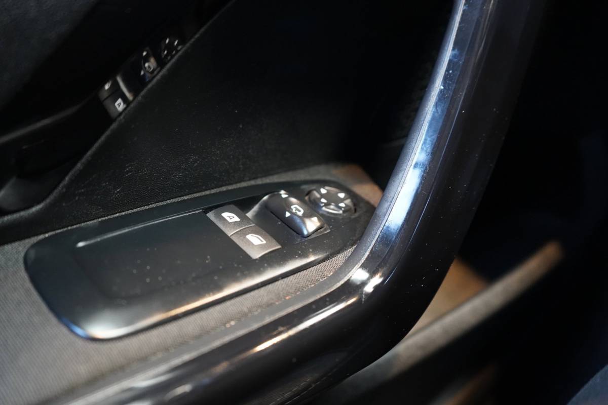Peugeot 208 Peugeot 208 1.2 PureTech Allure | PDC | CRUISE | AIRCO | APK