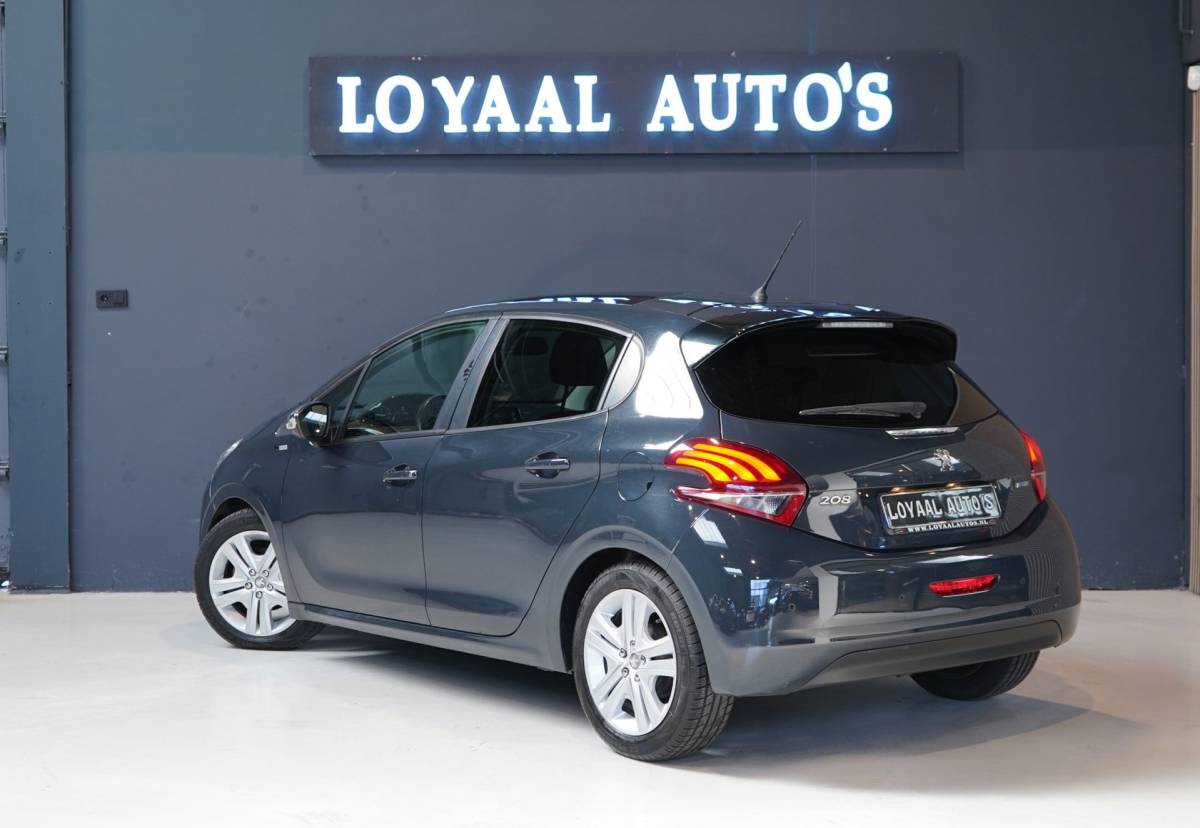 Peugeot 208 Peugeot 208 1.2 PureTech Allure | PDC | CRUISE | AIRCO | APK