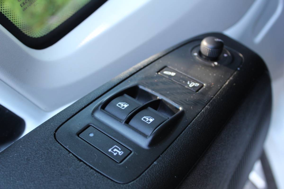 Peugeot Boxer Peugeot Boxer 330 2.2 HDI L2H1 DC Profit+ 130PK | Parkeercamera | Navigatie | Cruise Control | PDC
