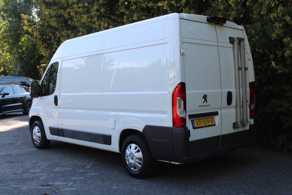 Peugeot Boxer Peugeot Boxer 330 2.2 HDI L2H1 DC Profit+ 130PK | Parkeercamera | Navigatie | Cruise Control | PDC