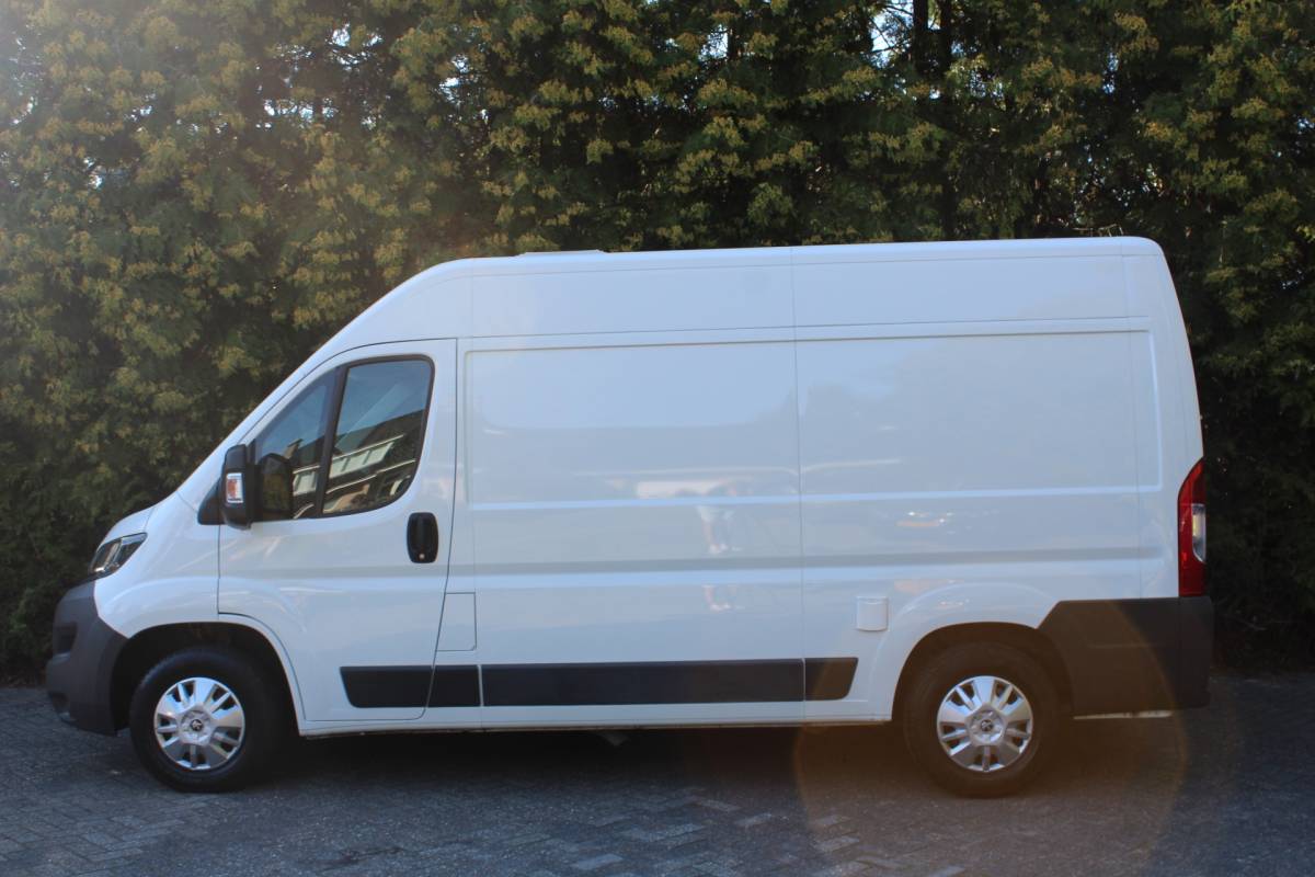 Peugeot Boxer Peugeot Boxer 330 2.2 HDI L2H1 DC Profit+ 130PK | Parkeercamera | Navigatie | Cruise Control | PDC