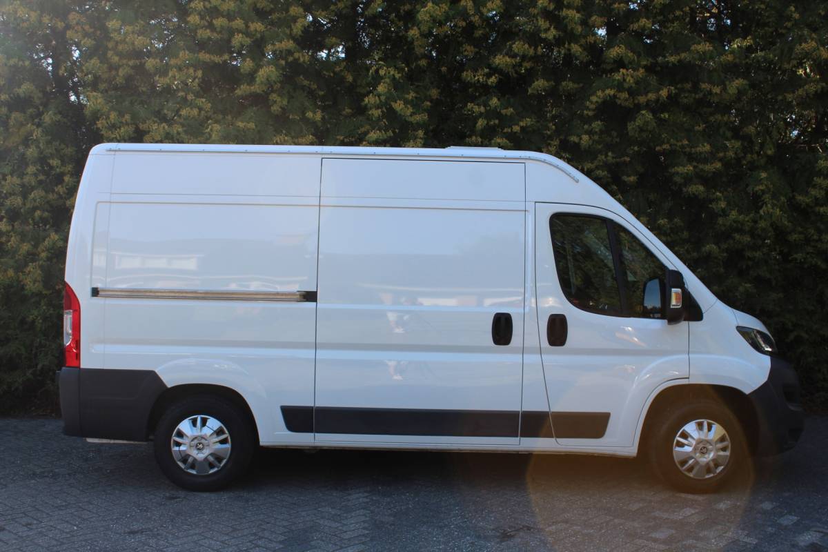 Peugeot Boxer Peugeot Boxer 330 2.2 HDI L2H1 DC Profit+ 130PK | Parkeercamera | Navigatie | Cruise Control | PDC