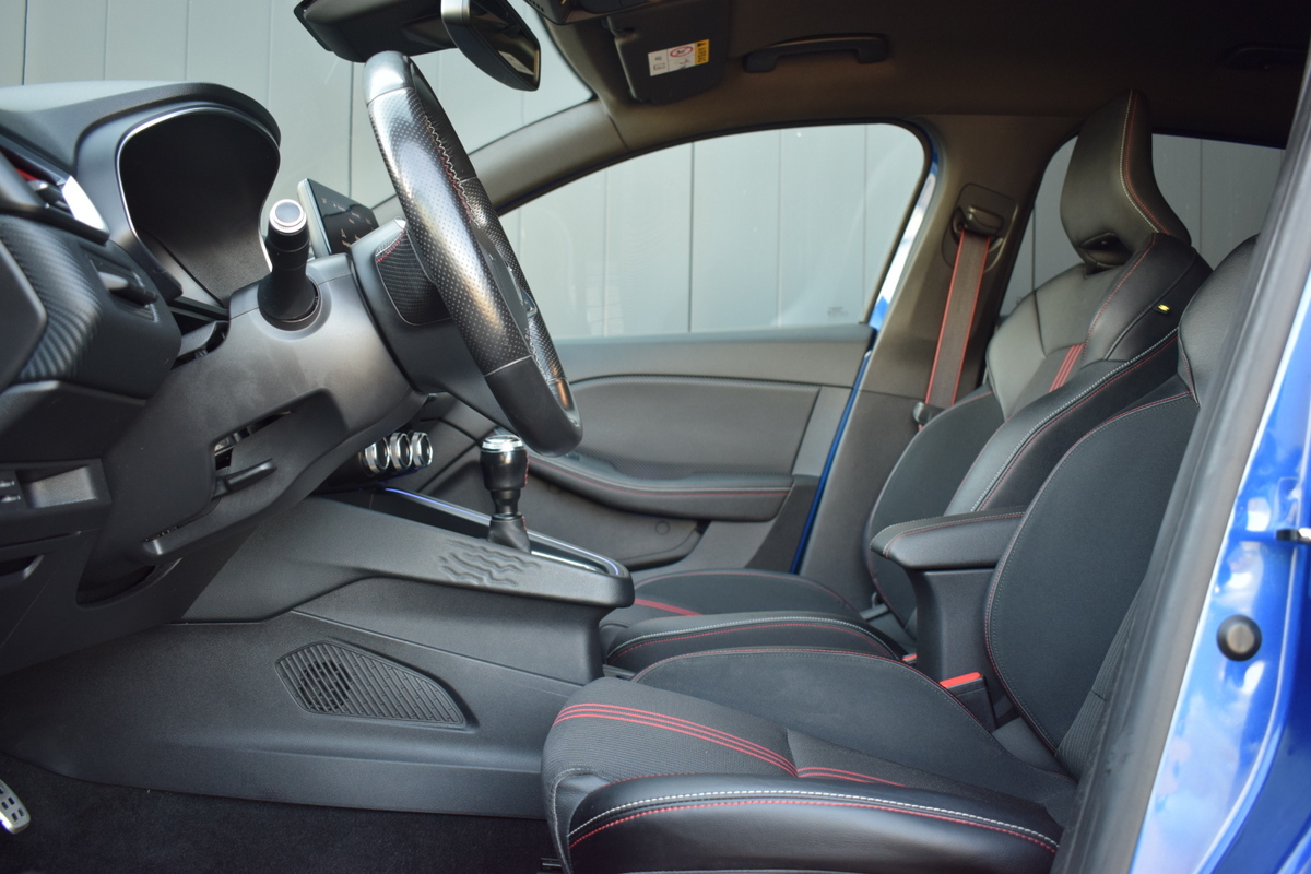 Renault Clio Renault Clio 1.0 TCE R.S. Line ECC | Carplay | RS Zetels | Keyless | Full Map Navi