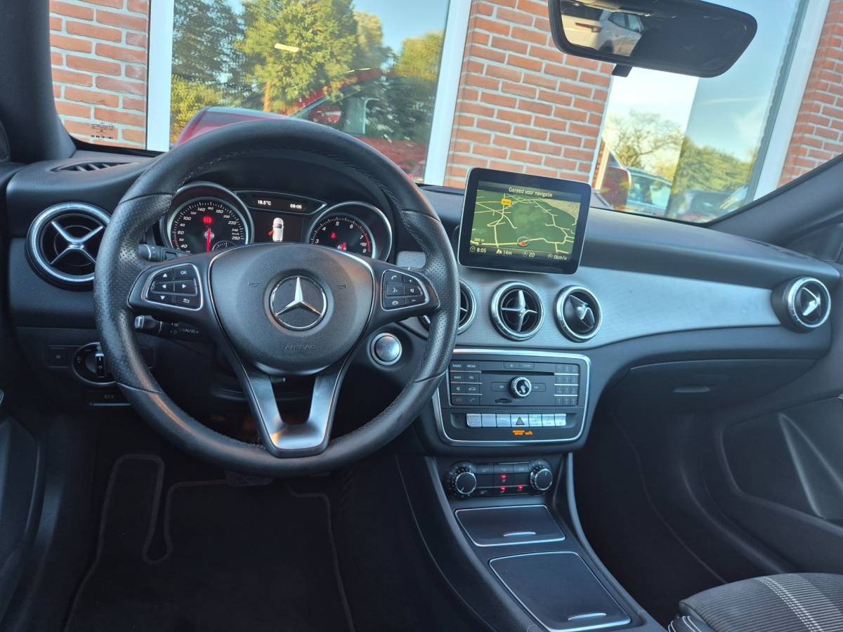 Mercedes-Benz CLA Mercedes-Benz CLA-klasse Shooting Brake 180 Business Solution 122PK 5drs AUTOMAAT airco, cruise, navi, pdc, camera, carplay