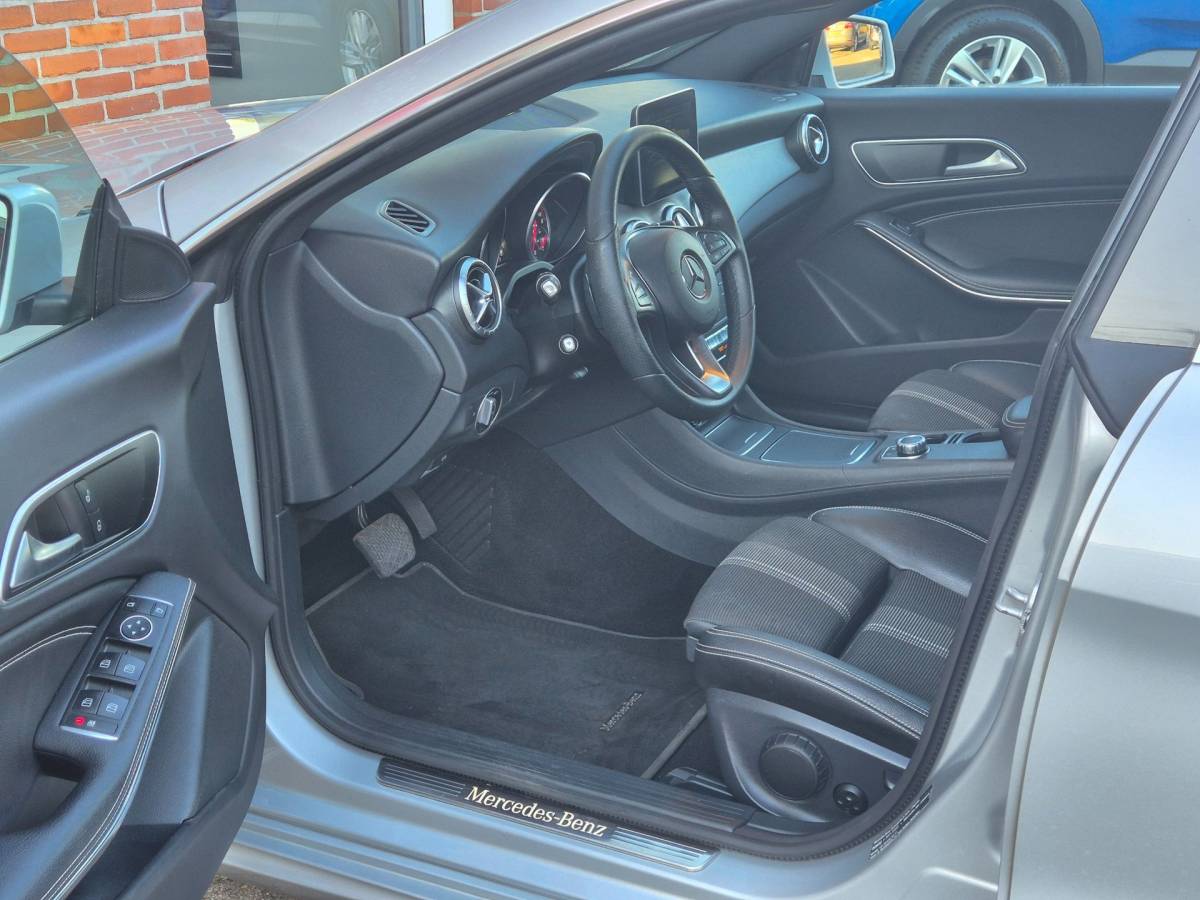 Mercedes-Benz CLA Mercedes-Benz CLA-klasse Shooting Brake 180 Business Solution 122PK 5drs AUTOMAAT airco, cruise, navi, pdc, camera, carplay