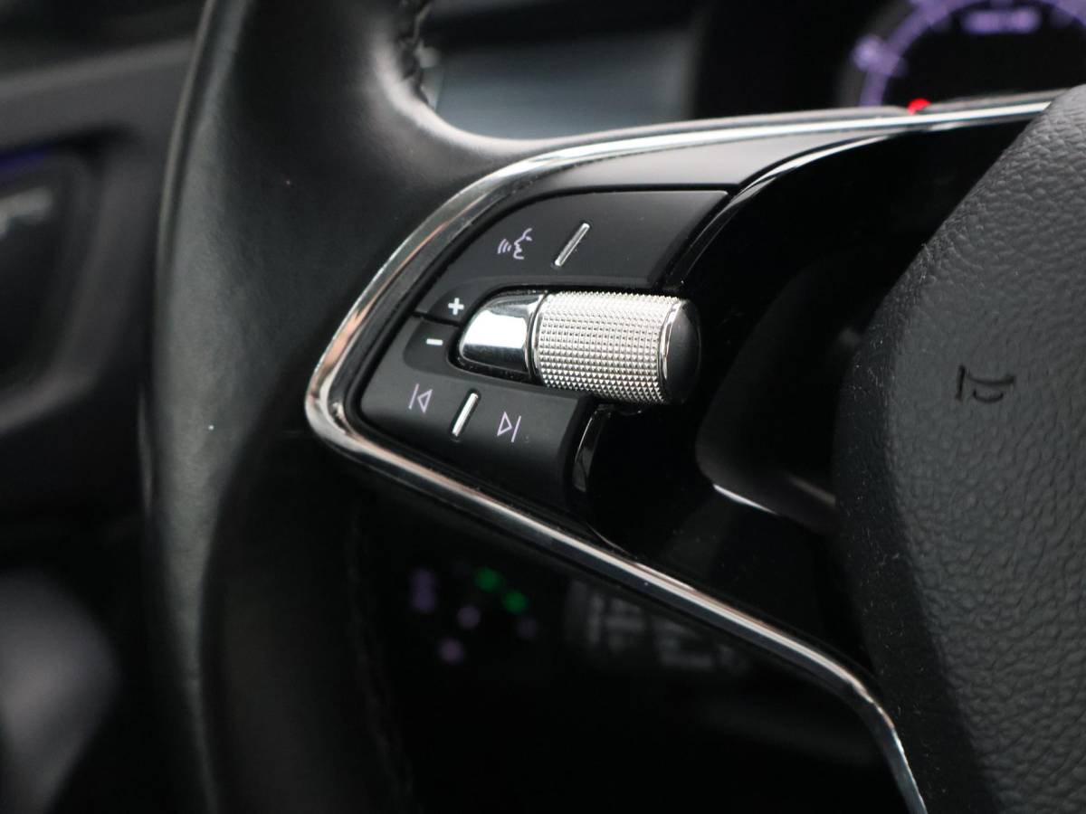 Škoda Kodiaq Skoda Kodiaq 1.5 TSI 150 PK + WEGKL. TREKHAAK 1800 KG | CARPLAY | CANTON | ADAPTIVE CRUISE | CAMERA