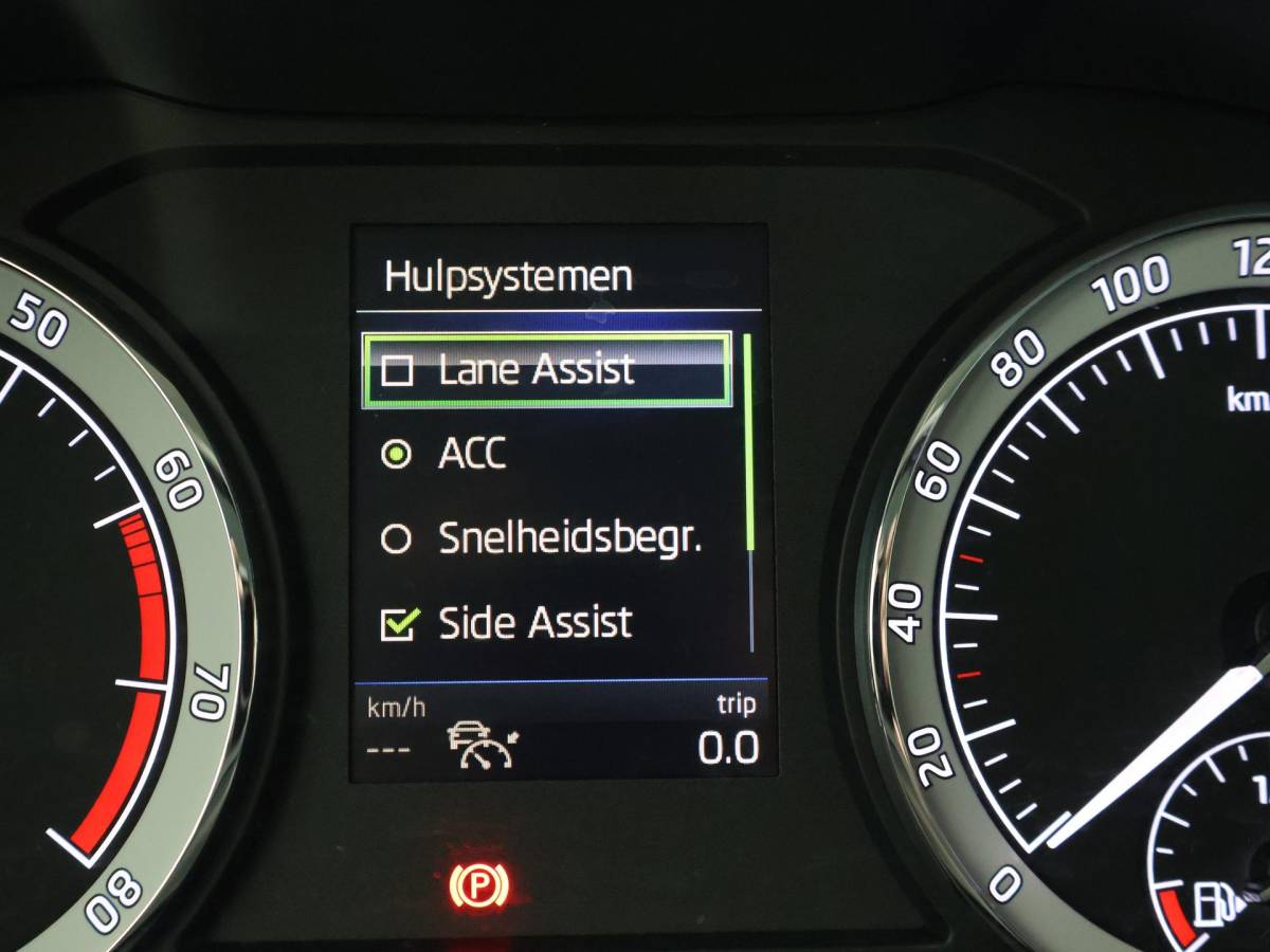 Škoda Kodiaq Skoda Kodiaq 1.5 TSI 150 PK + WEGKL. TREKHAAK 1800 KG | CARPLAY | CANTON | ADAPTIVE CRUISE | CAMERA