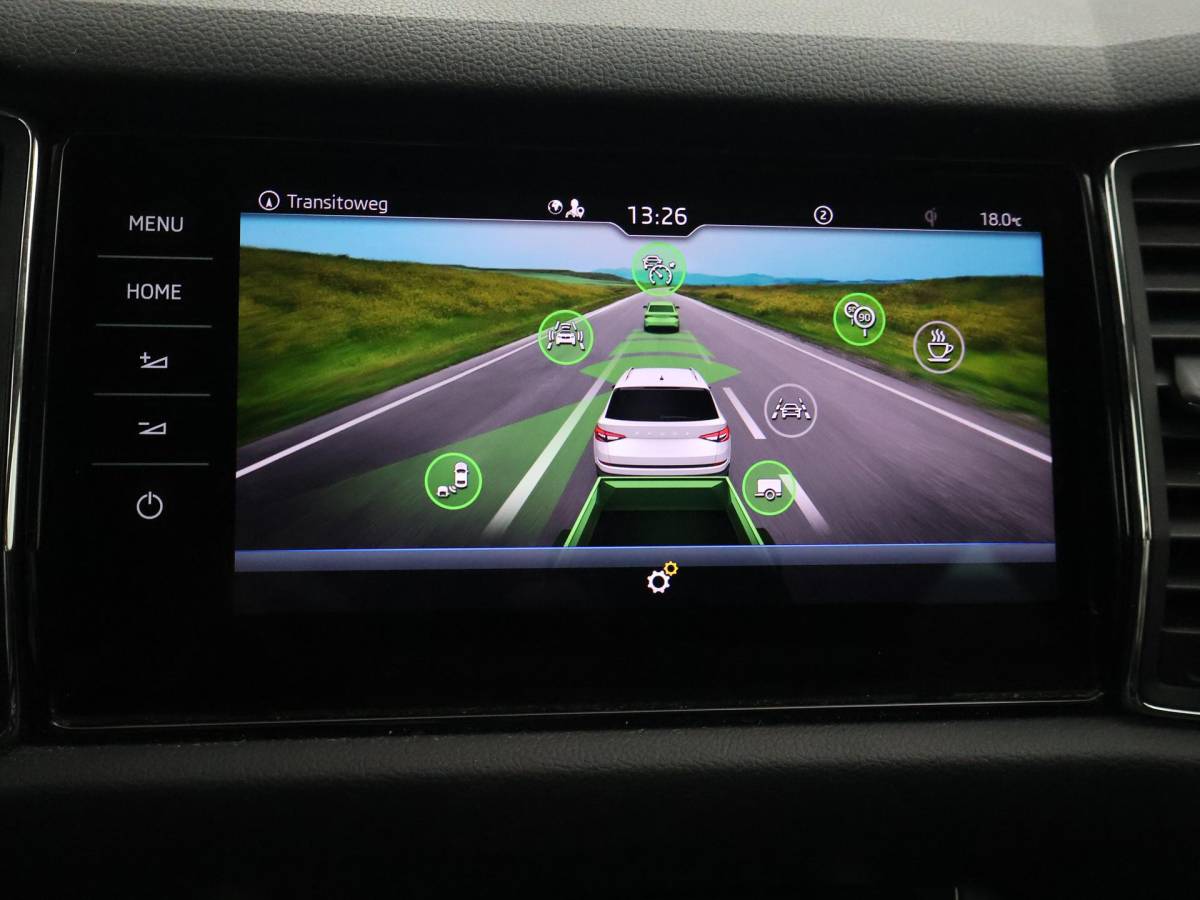 Škoda Kodiaq Skoda Kodiaq 1.5 TSI 150 PK + WEGKL. TREKHAAK 1800 KG | CARPLAY | CANTON | ADAPTIVE CRUISE | CAMERA